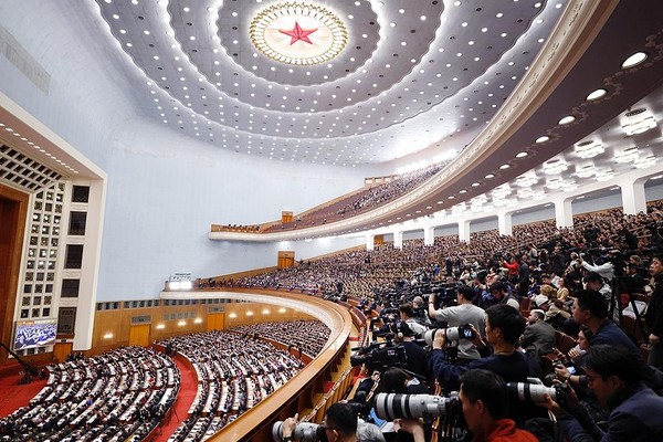 중국 양회가 제시한 5대 정책 축…기술·재정·부동산·외교·군사 재편